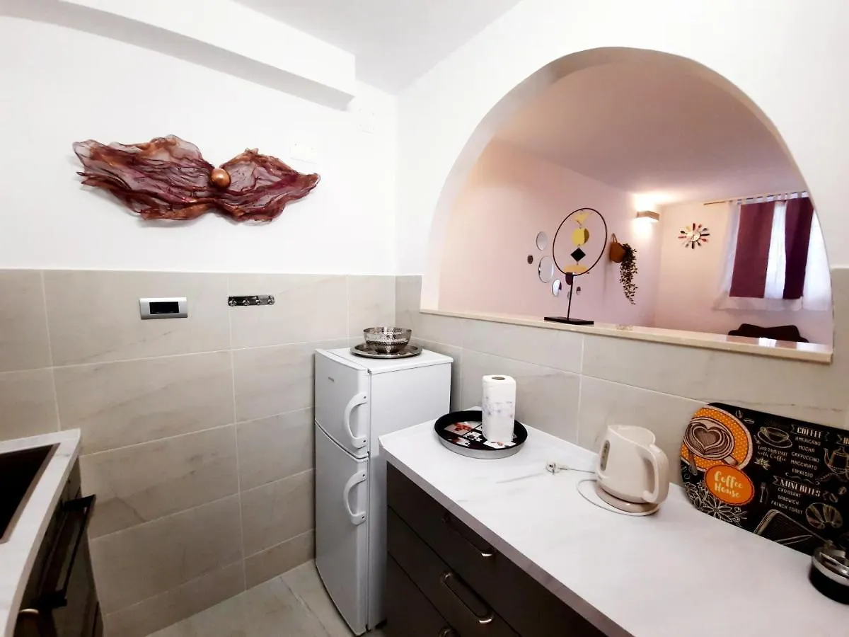Split Symphony Garden: Modern, New Apartment Kroatien